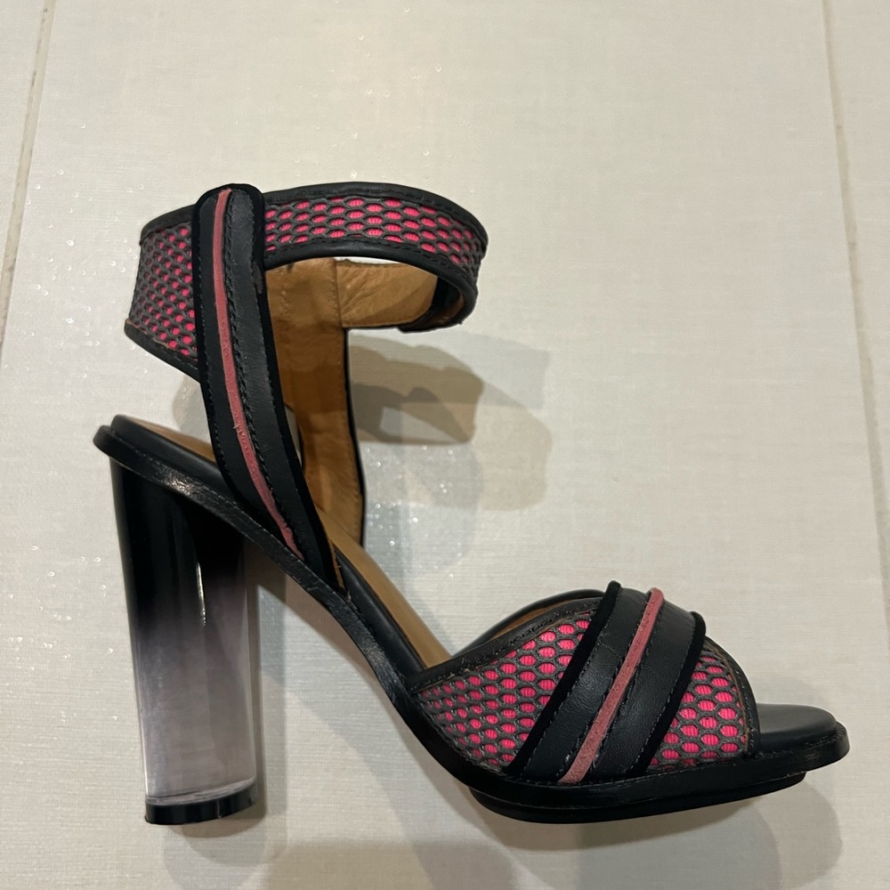 Lamb chic gray/pink mesh Sandals
